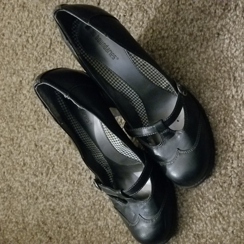 Black Pumps